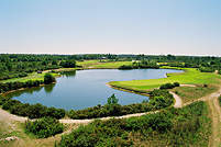 golf medoc lake image