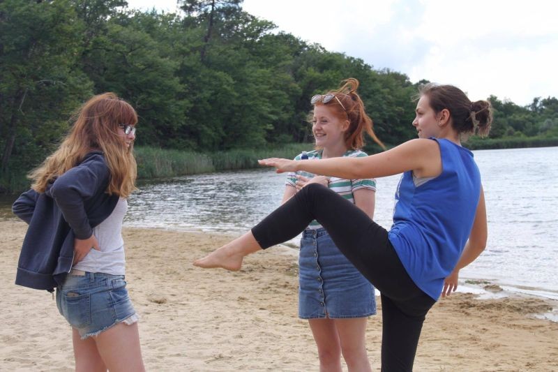 Lake Brossac - Emily showing Olivia from UK and Kathryn - intern from Scotland some moves. Go Emily!