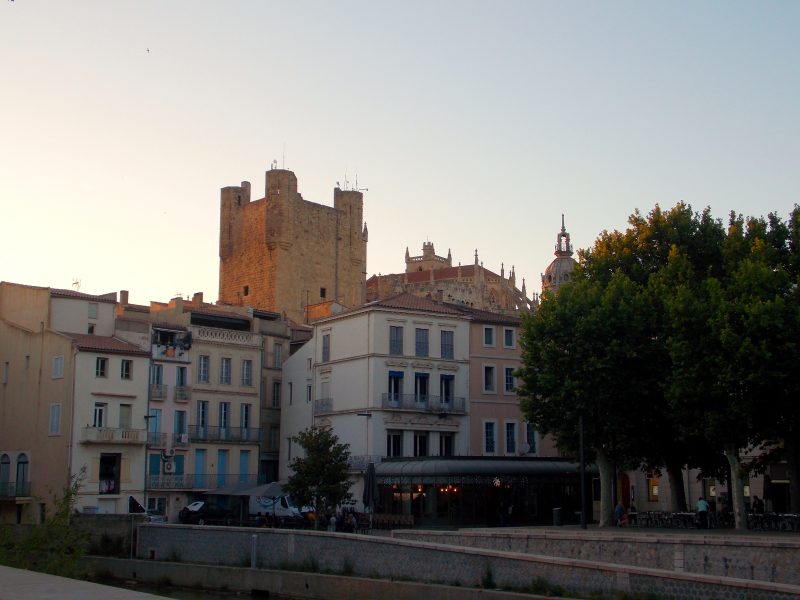 Volunteers explore Narbonne Old Town