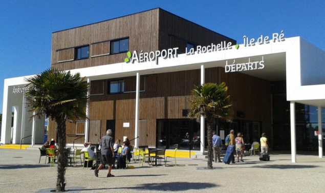 Aéroport La Rochelle airport
